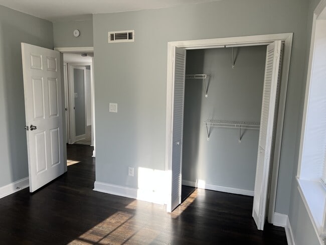 Building Photo - 2367 Cascade Rd