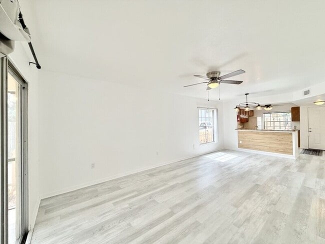 Building Photo - 380 2nd Ave N