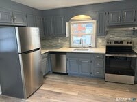 Building Photo - 35 9th Ave