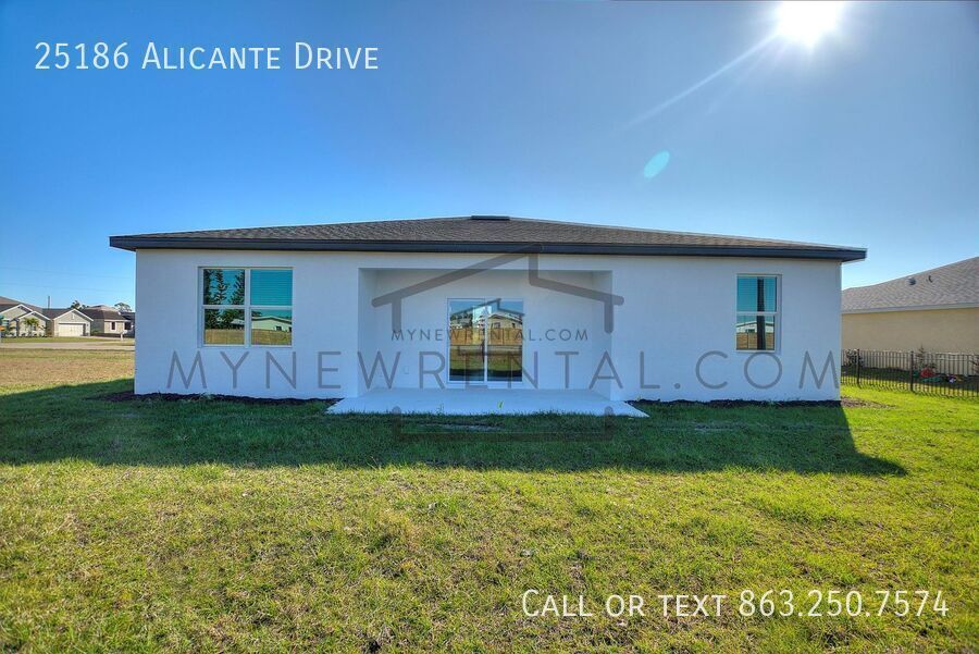 Building Photo - 25186 Alicante Dr
