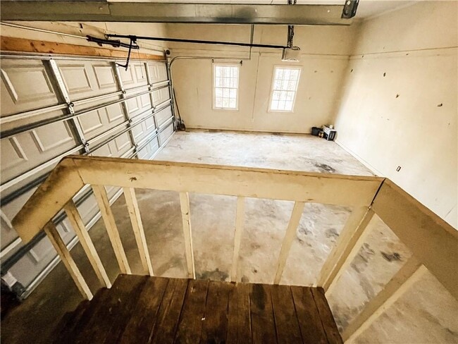 Building Photo - 359 N Victoria Rd