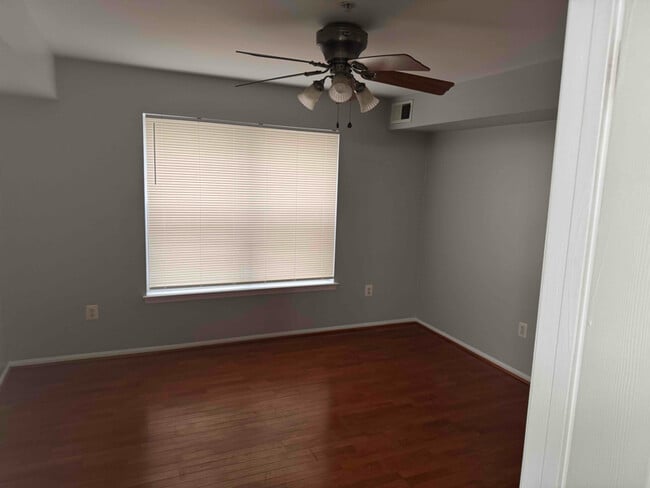 Building Photo - 13900 Farnsworth Ln