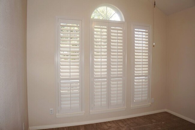 Building Photo - 2756 Red Wolf Dr