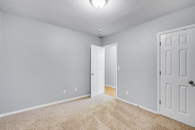 Building Photo - Beautiful 3 Bed, 2 Bath Rental Home on the Sandy River!