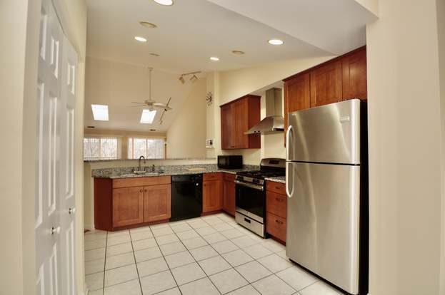 Building Photo - 3073 Kentshire Cir