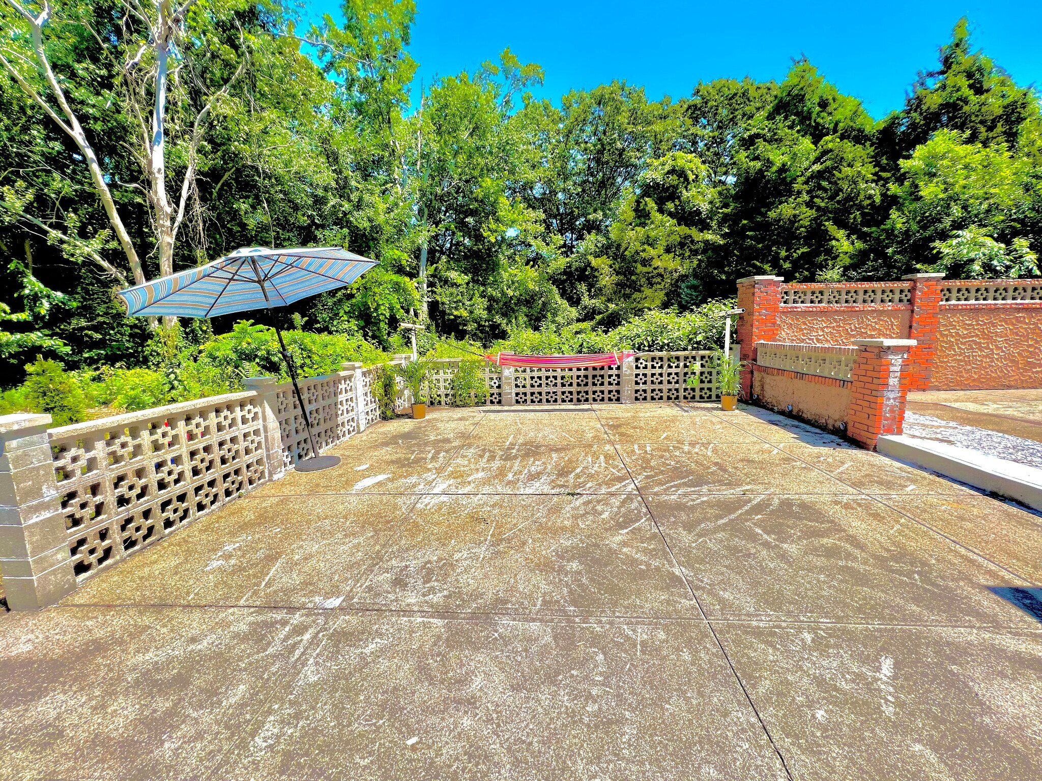 Building Photo - 1375 Louisquissett Pike