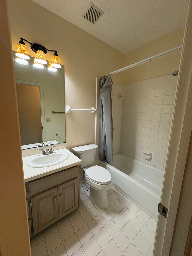 Building Photo - 2041 Station Ct