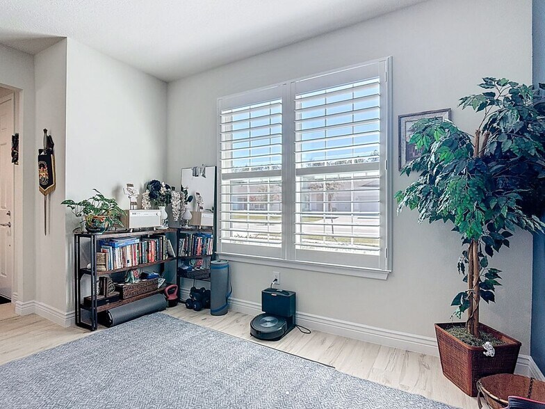 Building Photo - 6485 Shimmering Shrs Ln