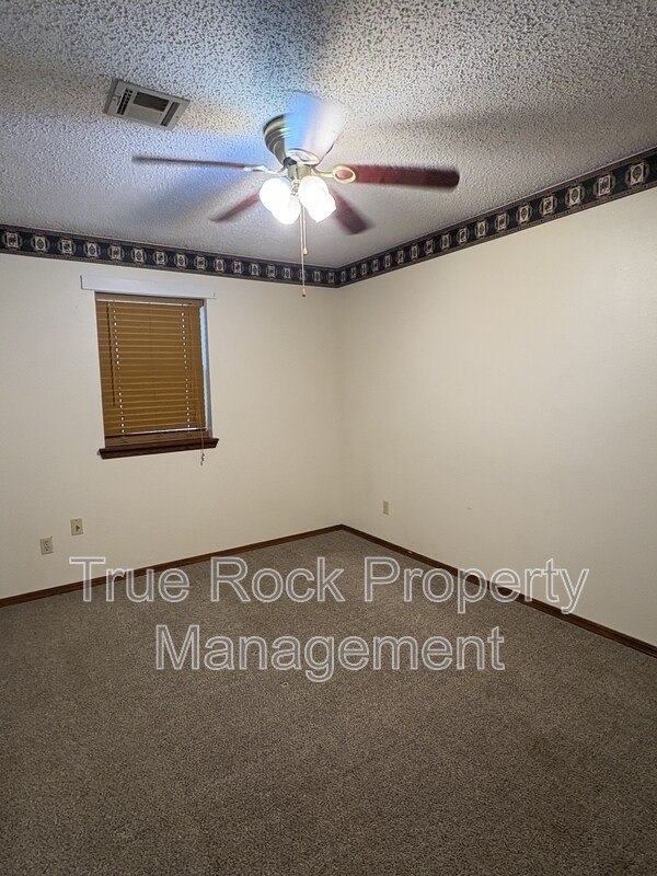 Building Photo - 23185 CR 3520
