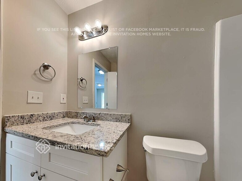 Building Photo - 7032 N Shore Dr
