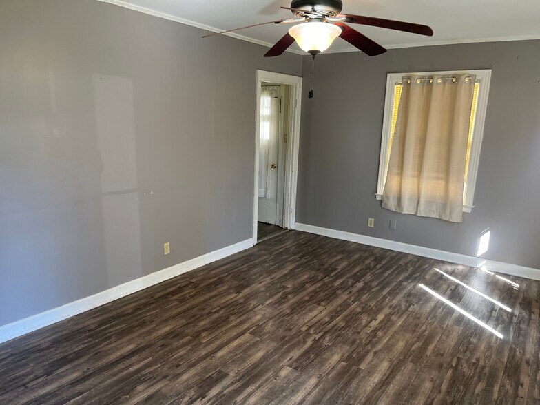 Living Room - 103 Owen Ave