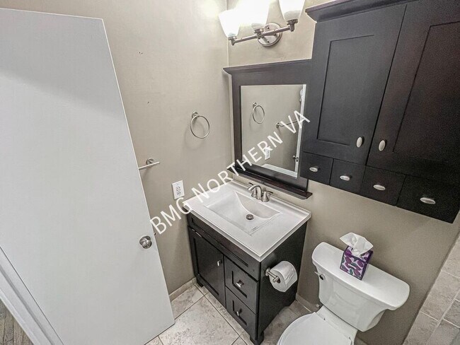 Building Photo - 3816B Steppes Ct