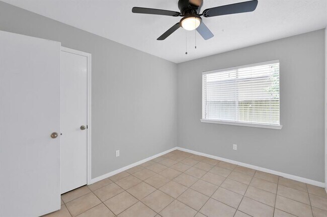 Building Photo - 28903 Atherstone St