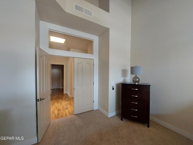 Building Photo - 14021 Highweed Dr
