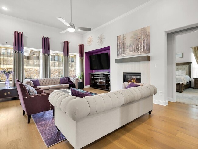 Building Photo - 439 Montrose Dr