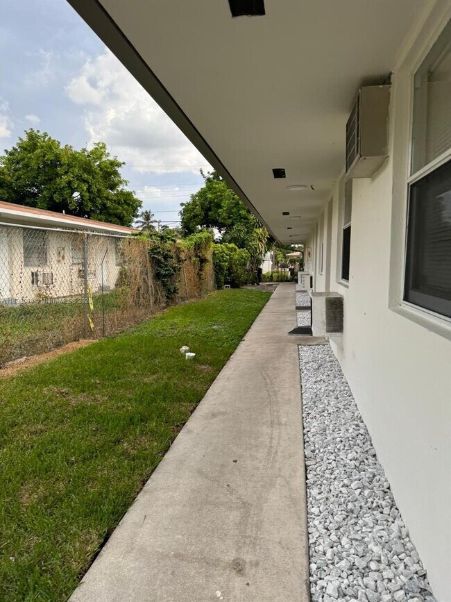 Primary Photo - 15941 NE 18th Pl