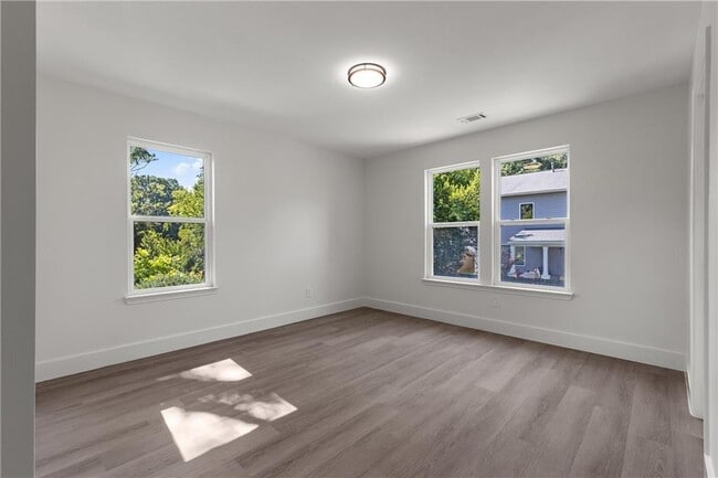 Building Photo - 3183 Zion St