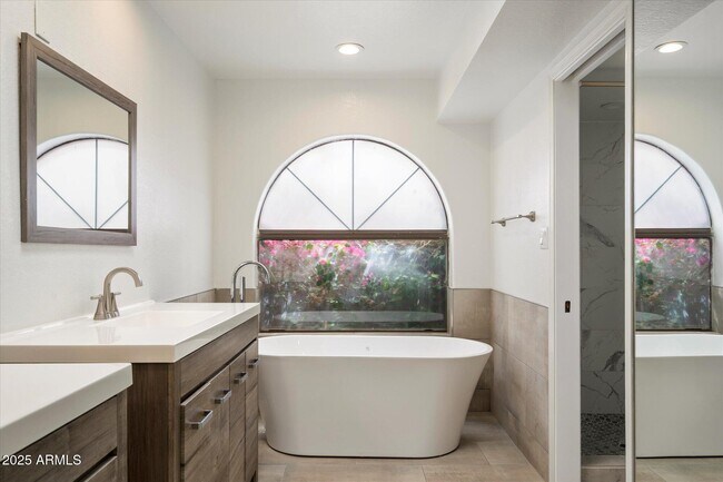 Building Photo - 7245 E Buena Terra Way