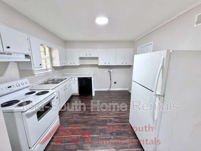 Building Photo - 4166 Hobson Rd