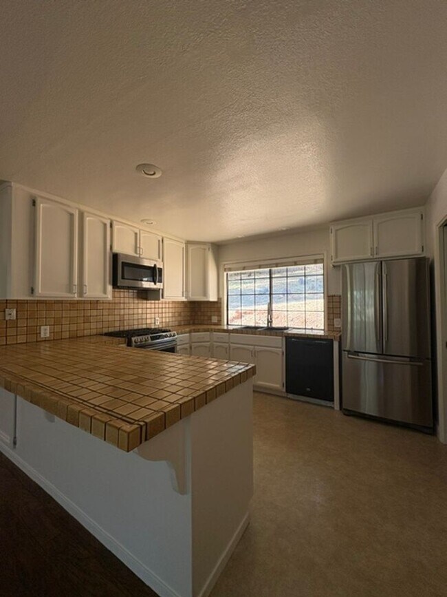 Building Photo - 12499 Incline Dr