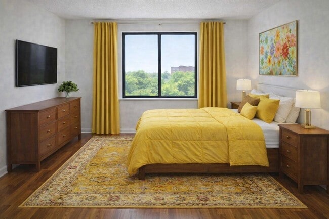 Building Photo - 700 1st St