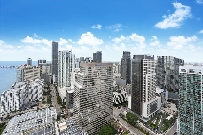 Building Photo - 495 Brickell Ave