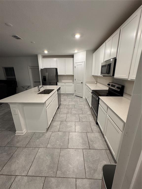 Building Photo - 843 Timberland Dr