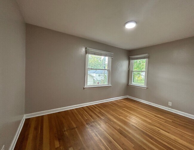 Building Photo - 1337 Odessa Dr