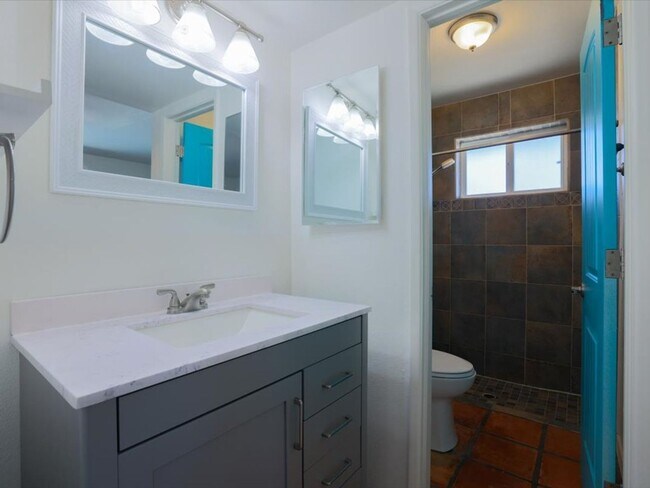 Building Photo - ? Stunning Mountain-View Home with Private Pool & All Utilities Included!!