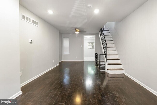 Building Photo - 1921 S Norwood St