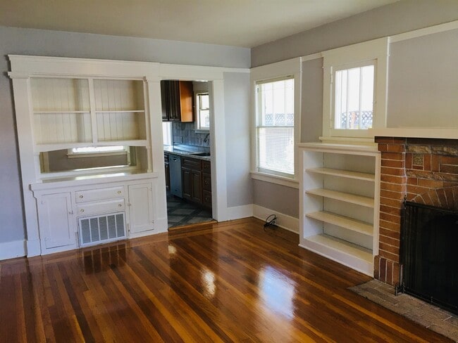 Building Photo - 1122 Channing Ave