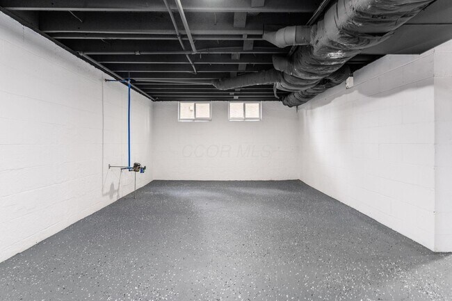 Building Photo - 884 S Chesterfield Rd