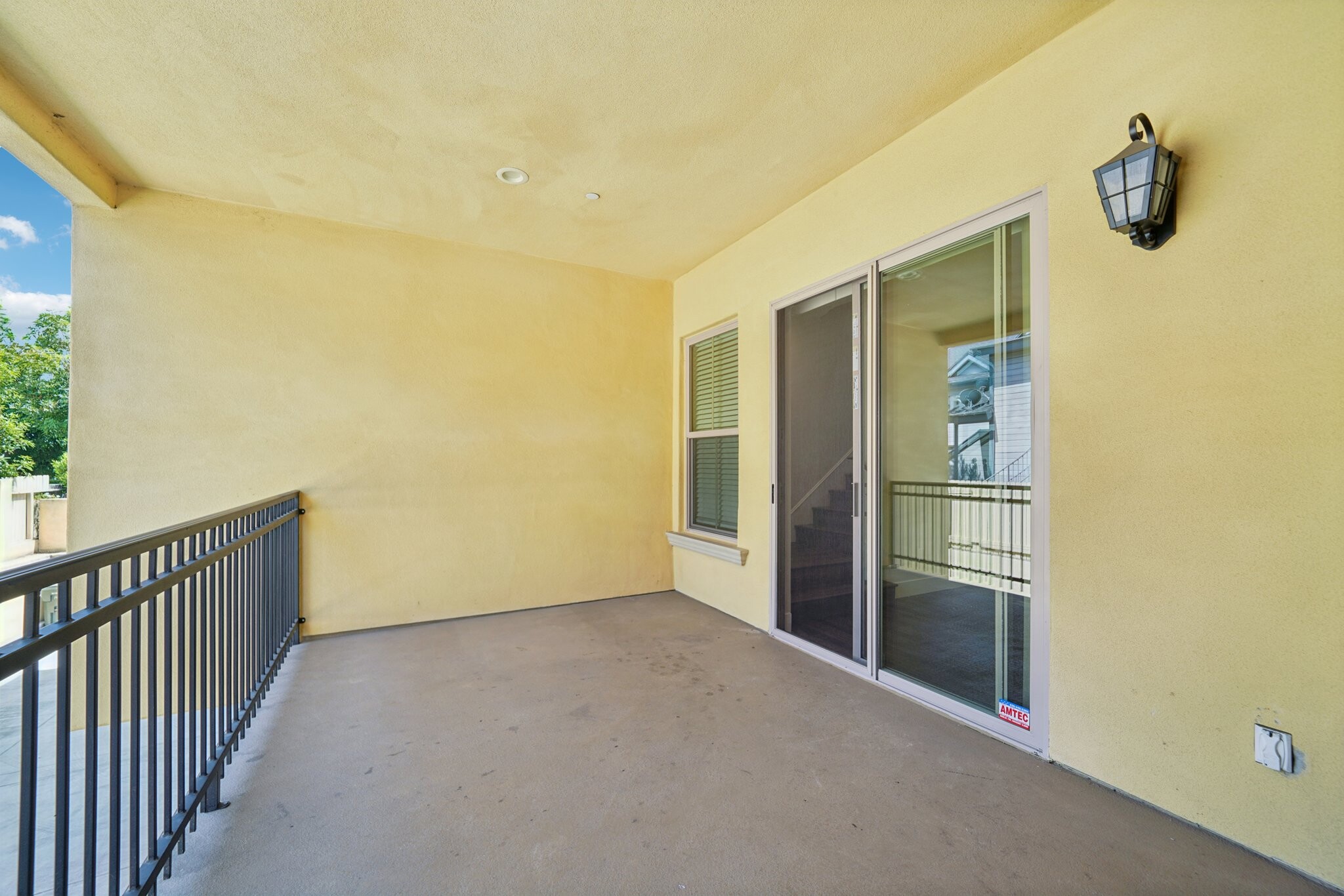 Patio - 1404 S Alta Vista Ave