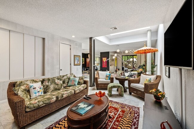 Building Photo - Mountain View Retreat in Palm Springs
