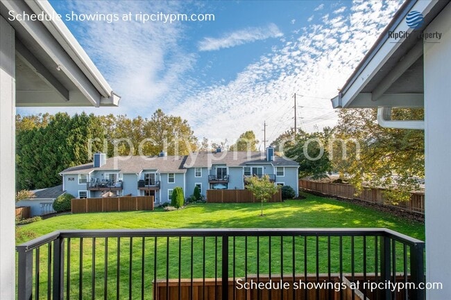 Building Photo - 8312 SW Mohawk St