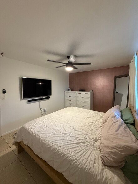 bedroom - 688 Forrest Dr