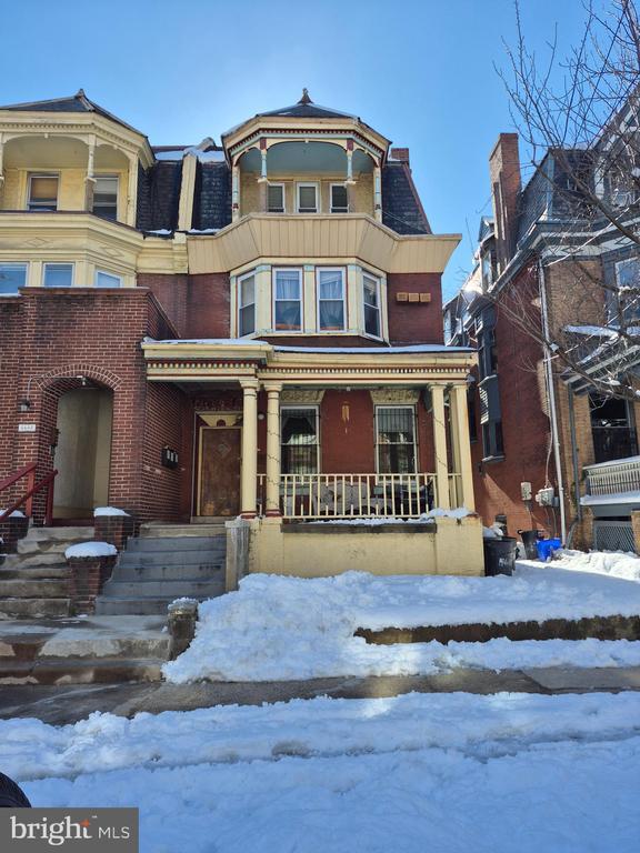 Building Photo - 4610 Chester Ave