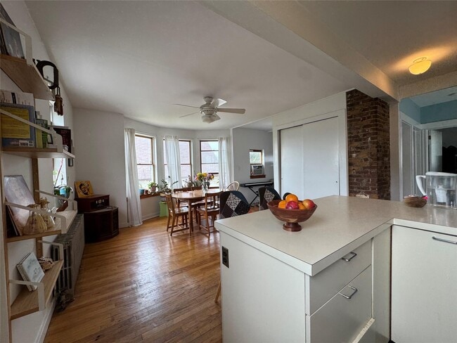 Building Photo - 12 Villard Ave