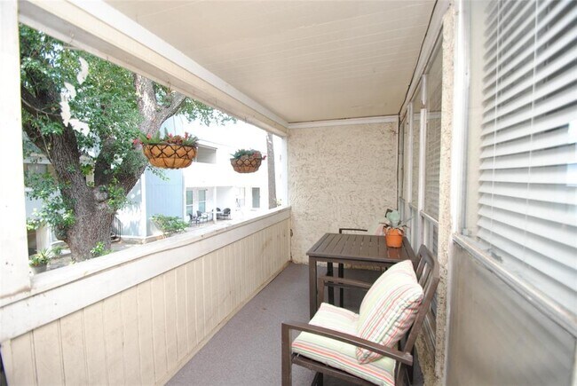 Building Photo - 781 Country Pl Dr