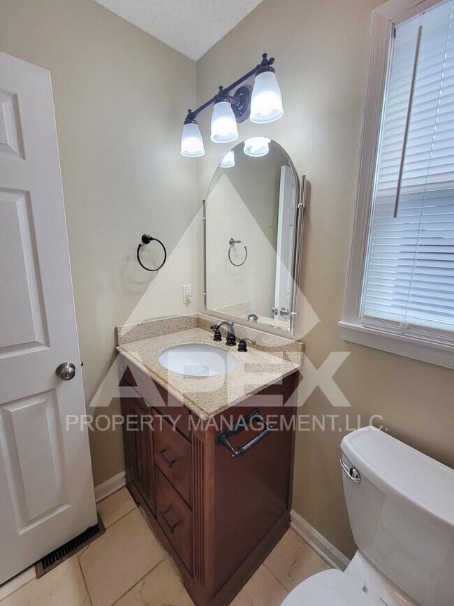 Building Photo - Beautiful 3Bd – 2Ba Single Family home on culdesac w/2 Car Garage in Powell off Emory Road!