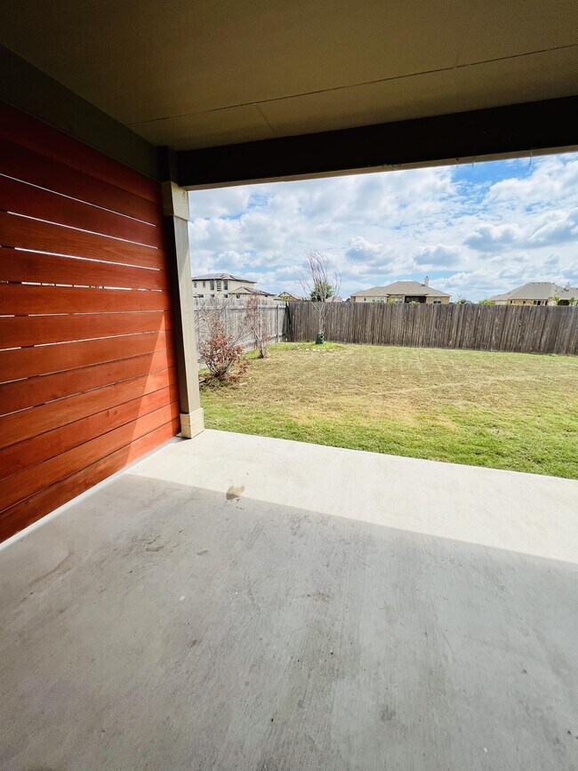 Building Photo - 6229 Mantalcino Dr