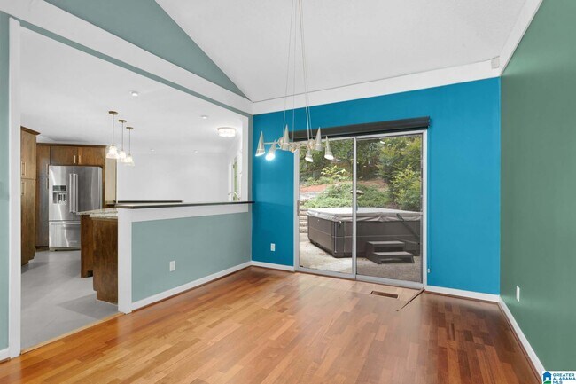 Building Photo - 373 Laredo Dr