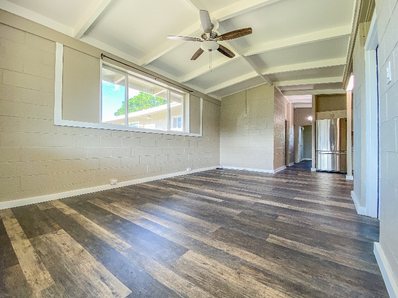 Building Photo - 385 Kahoolawe St