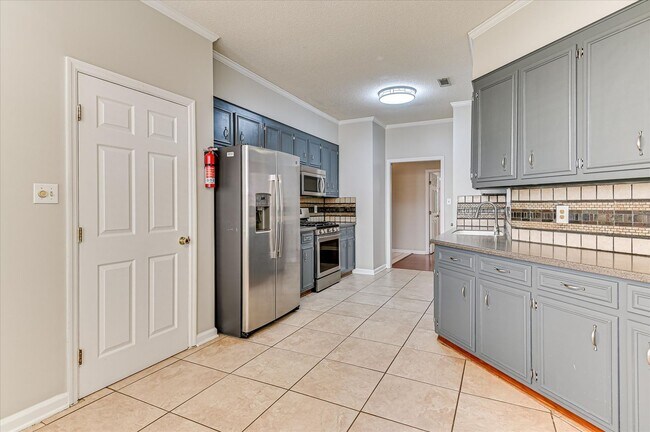 Building Photo - 1140 Parkside Trail