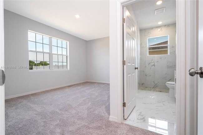 Building Photo - 875 Colville Dr