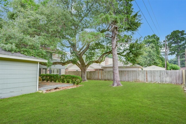 Building Photo - 13915 Charlynn Oaks Dr