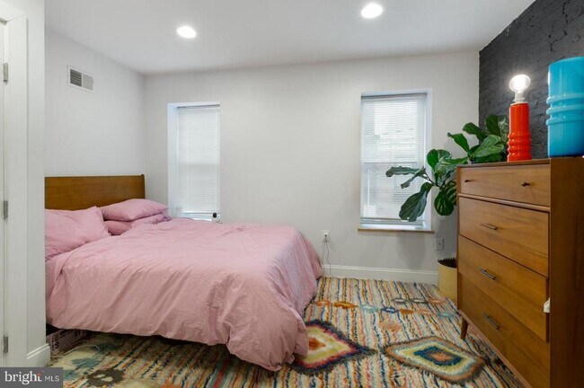 Building Photo - 2322 Wilder St