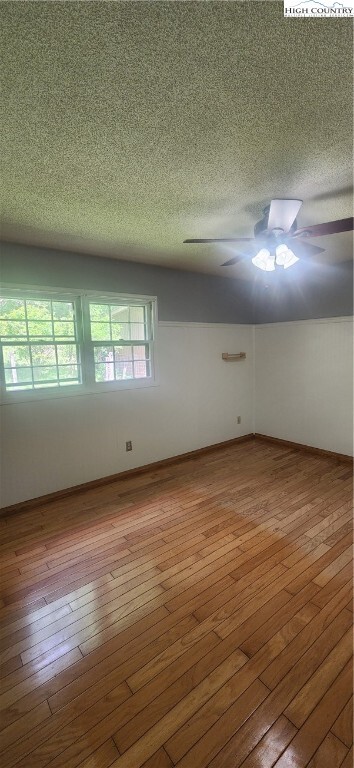 Building Photo - 112 Knoll Dr