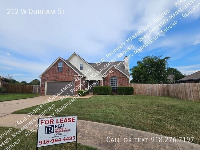 Building Photo - 212 W Durham St