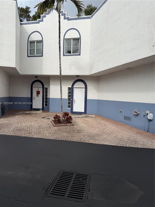 Building Photo - 2927 SW 18th Terrace